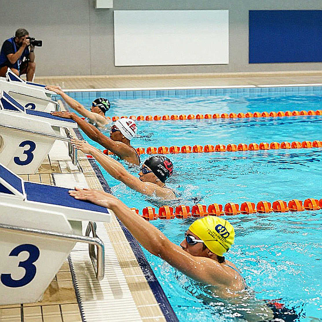 Chín lớp phân tích phía sau một kỷ lục bơi lội