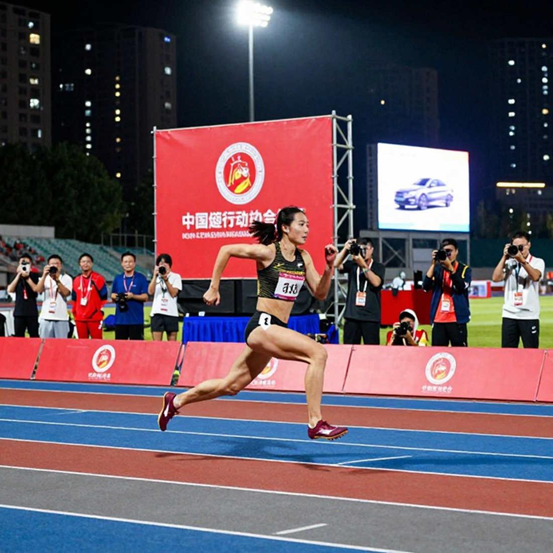 Amy Hunt hoàn thành 22,16 giây ở Diamond League: Phong độ mạnh mẽ sau bốn huy chương vàng châu Âu Amy Hunt hoàn thành 22,16 giây ở Diamond League: Phong độ mạnh mẽ sau bốn huy chương vàng châu Âu