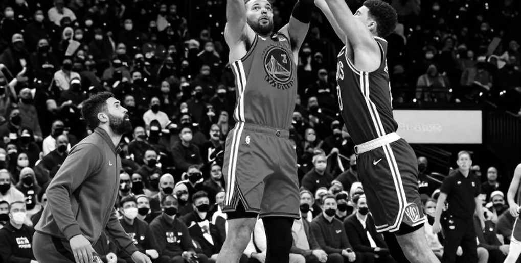Cơn bão Kawhi Leonard: NBA phạt Clippers 5 lượt chọn, Raptors đón 'Vua' trở lại Toronto Cơn bão Kawhi Leonard: NBA phạt Clippers 5 lượt chọn, Raptors đón 'Vua' trở lại Toronto