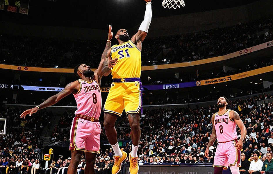 Kawhi Leonard và bản tin 7,4 triệu đô: Khi lịch sử NBA nói ngược lại điều được viết Kawhi Leonard và bản tin 7,4 triệu đô: Khi lịch sử NBA nói ngược lại điều được viết