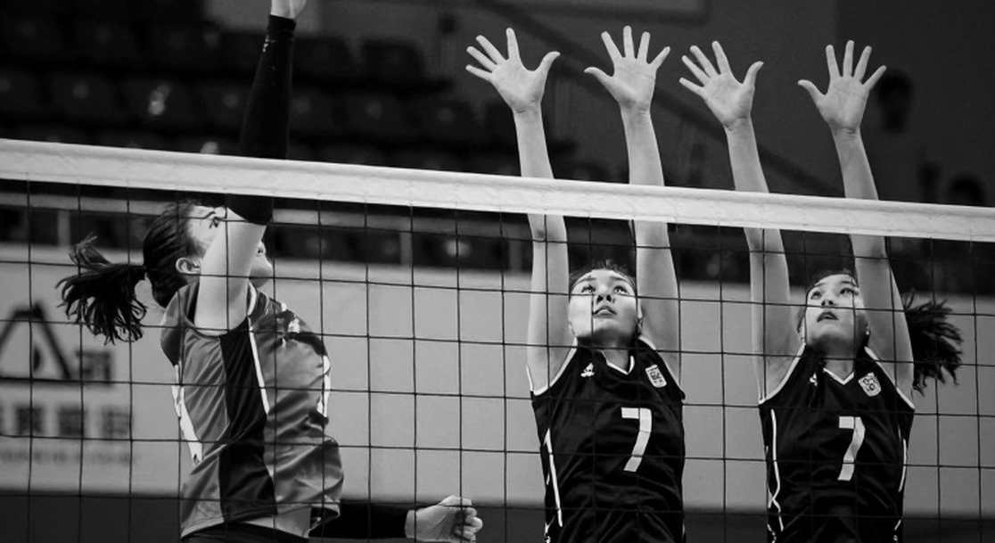 Phần Lan hạ Ý 3-2 ở tứ kết EuroVolley 2026: bốn điểm, một tấm vé, và một câu chuyện đang chạy nhanh hơn trái bóng Phần Lan hạ Ý 3-2 ở tứ kết EuroVolley 2026: bốn điểm, một tấm vé, và một câu chuyện đang chạy nhanh hơn trái bóng