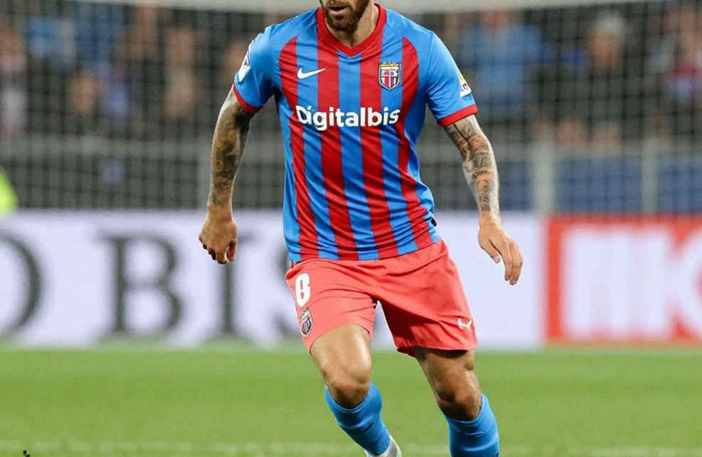 Özhan Pulat rời Eyüpspor: Bài toán chiếc ghế nóng không có lời giải từ bảng số Özhan Pulat rời Eyüpspor: Bài toán chiếc ghế nóng không có lời giải từ bảng số