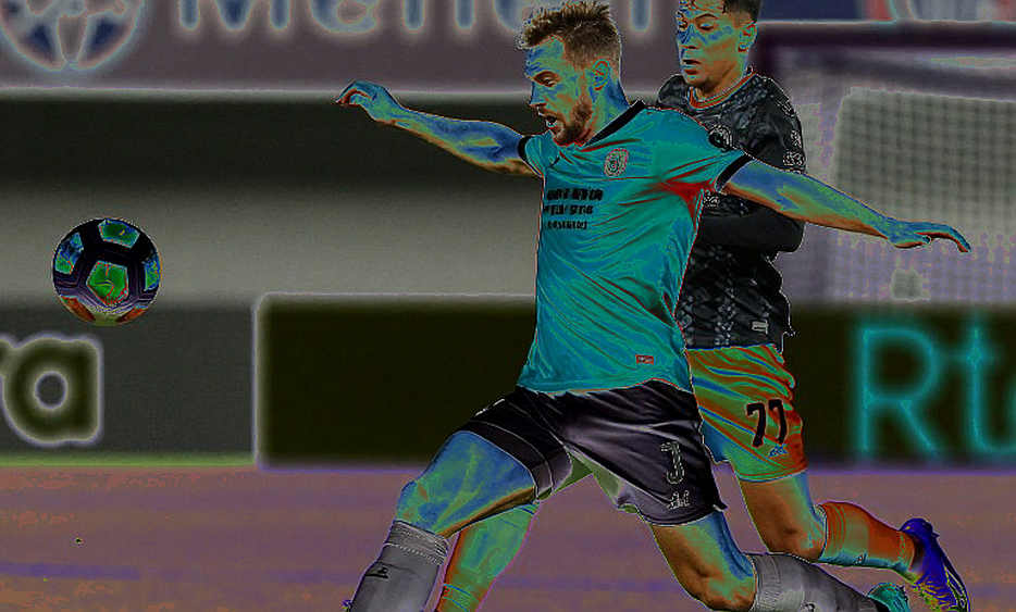 From the Empire State Antenna to a New York Runway: A Sport Without Referees Goes Looking for Its Own Stands From the Empire State Antenna to a New York Runway: A Sport Without Referees Goes Looking for Its Own Stands