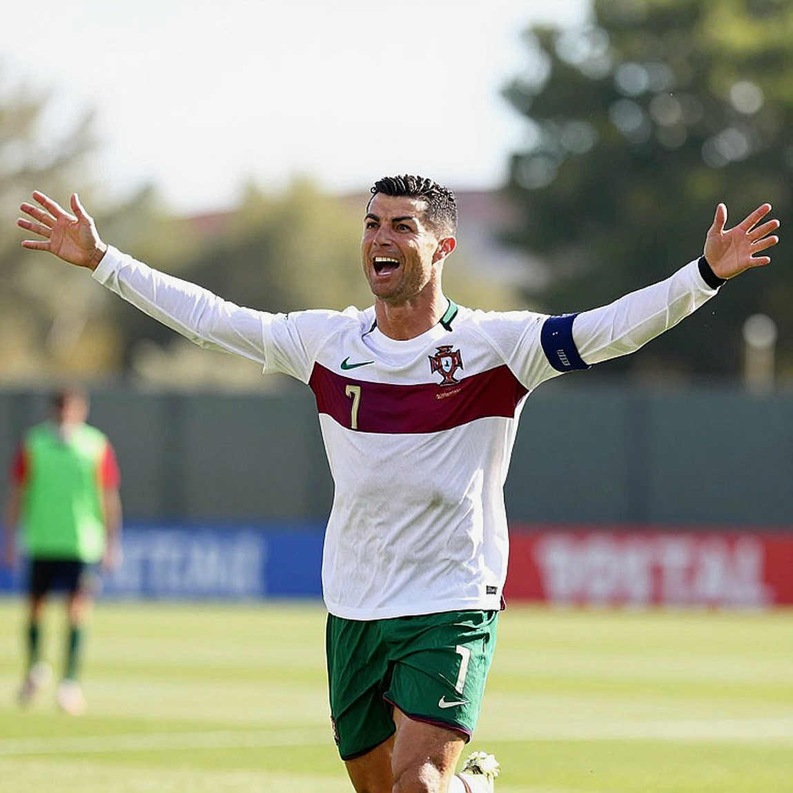 Vòng loại World Cup 2026: Vì sao bóng đá Việt Nam thua Indonesia bằng chính thứ mình tôn thờ