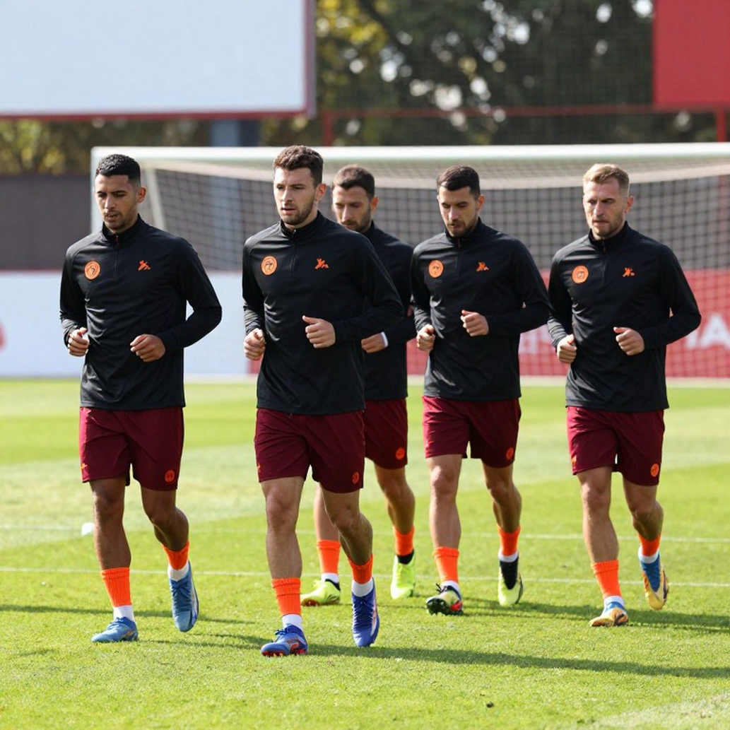 Sontje Hansen, Dick Advocaat và bản hợp đồng quyền lực ở đội tuyển Curaçao Sontje Hansen, Dick Advocaat và bản hợp đồng quyền lực ở đội tuyển Curaçao