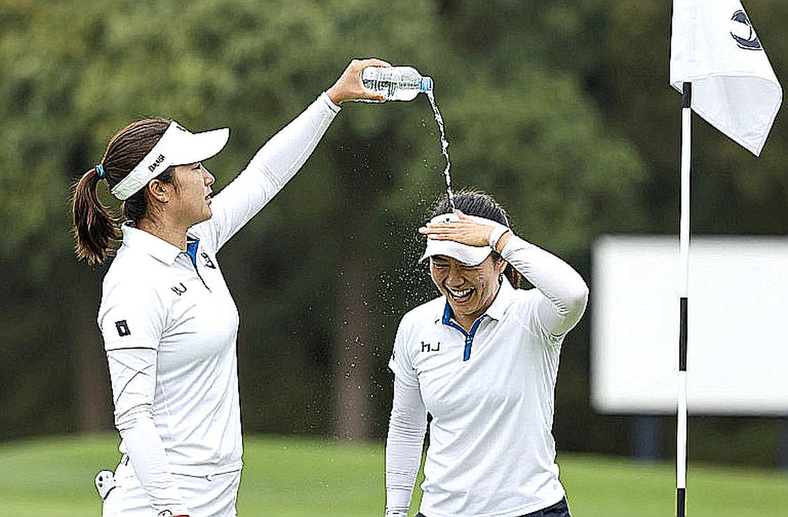 Tiger Woods trở lại: Cú sắt mượt mà và bài toán chưa có đáp án